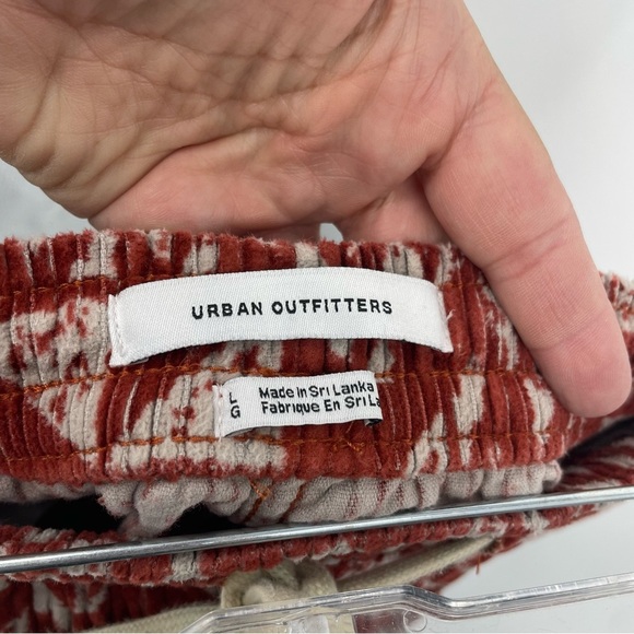 Urban Outfitters Lucien Printed Terra cotta Corduroy Short Sz L - Picture 3 of 7